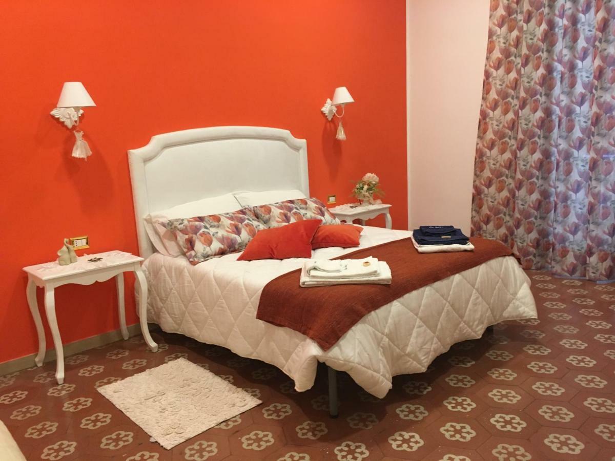 B&B Resta Cu Mme Napoli Bagian luar foto