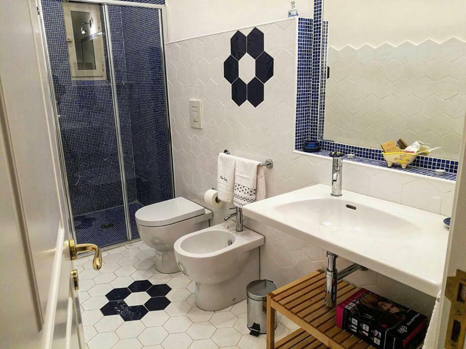 B&B Resta Cu Mme Napoli Bagian luar foto