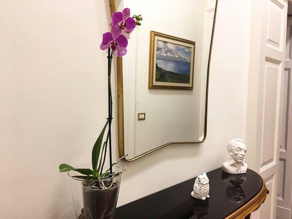 B&B Resta Cu Mme Napoli Bagian luar foto