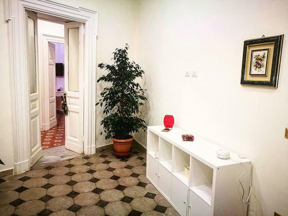B&B Resta Cu Mme Napoli Bagian luar foto